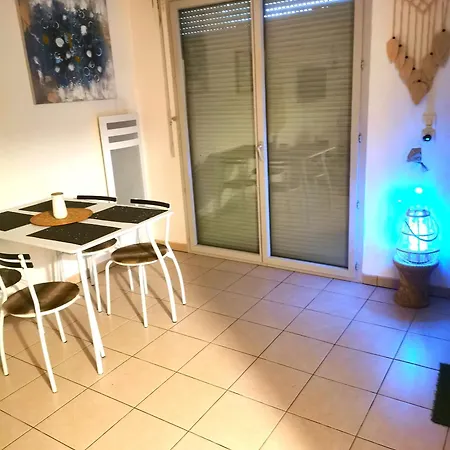Escale Marine T2 Jacuzzi Swimming Pool Apartment